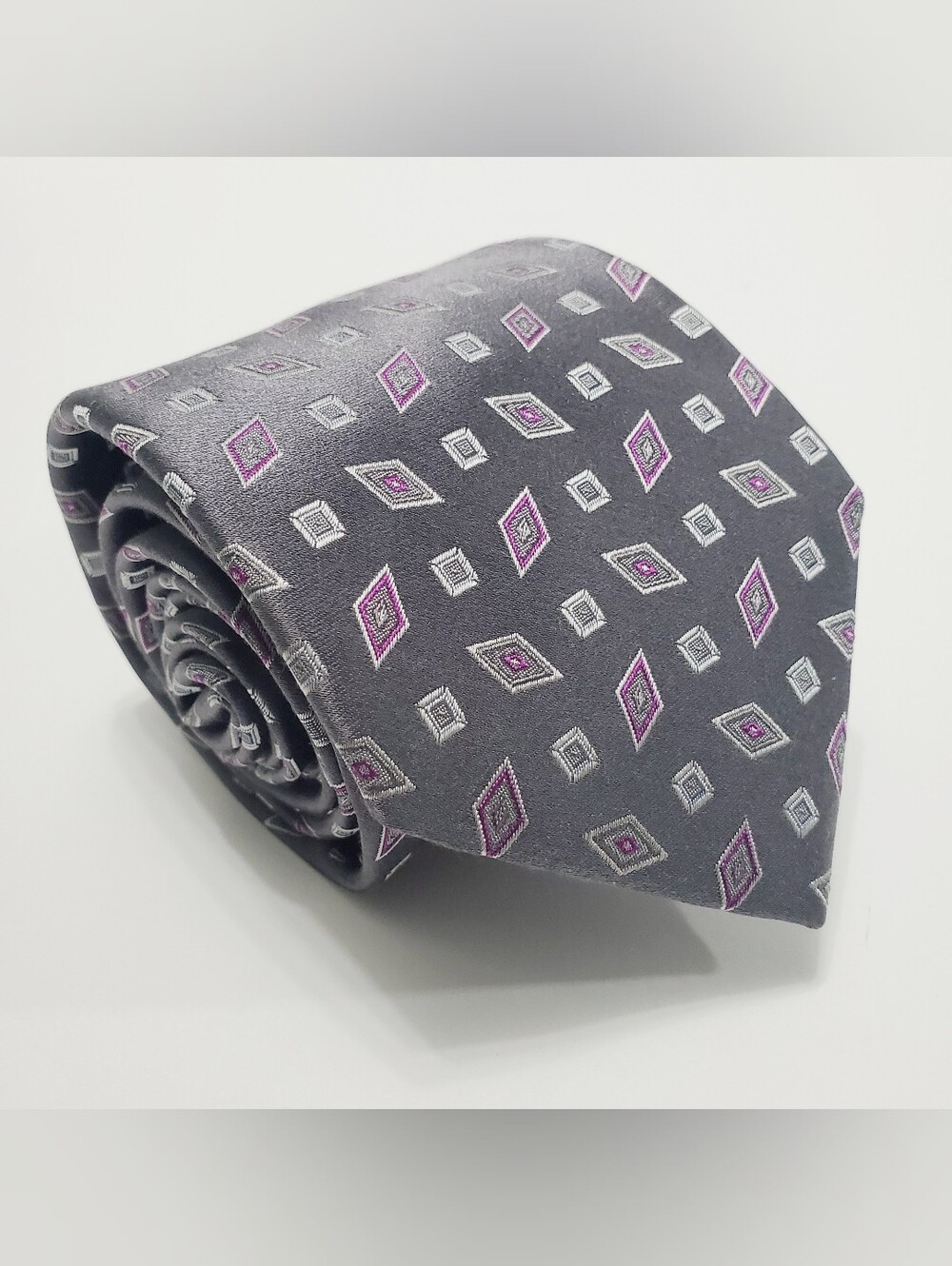 David Donahue Men's Silk Neck Tie Gray Geometric Pattern Jacquard Fabric 58x3.5"